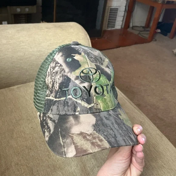 Camo toyota trucker hat - Picture 8 of 9